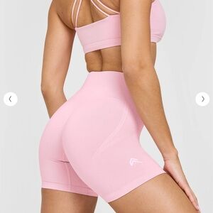 EFFORTLESS SEAMLESS SHORTS
Petal pink